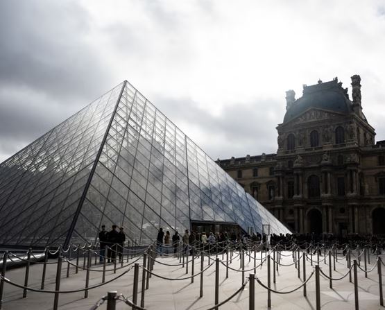 Rrjedhje uji në muzeun e Luvrit  dëmtohen rreth 400 vepra në departamentin egjiptian