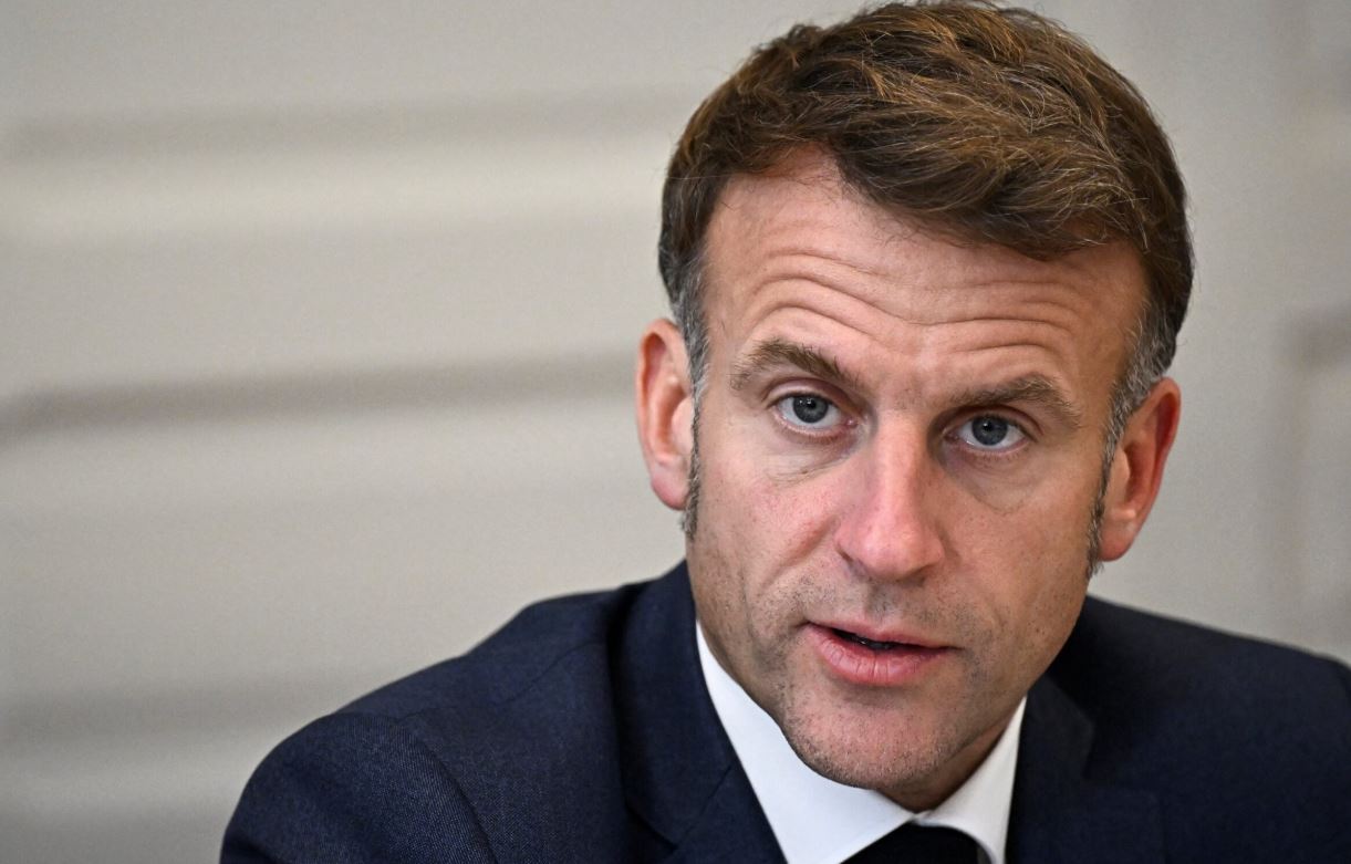 Macron paralajmëron Zelenskyn  SHBA të mund të tradhtojnë Ukrainën në territor
