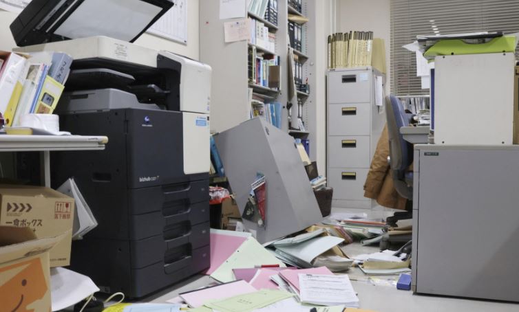 Tërmeti në Japoni  plagosen 30 persona  Pamje nga lëkundjet e forta  VIDEO 