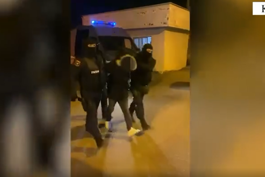 Dehet 28-vjeçari në Kurbin/ Del me automatik në rrugë, kërcënon qytetarët dhe dëmton pronat