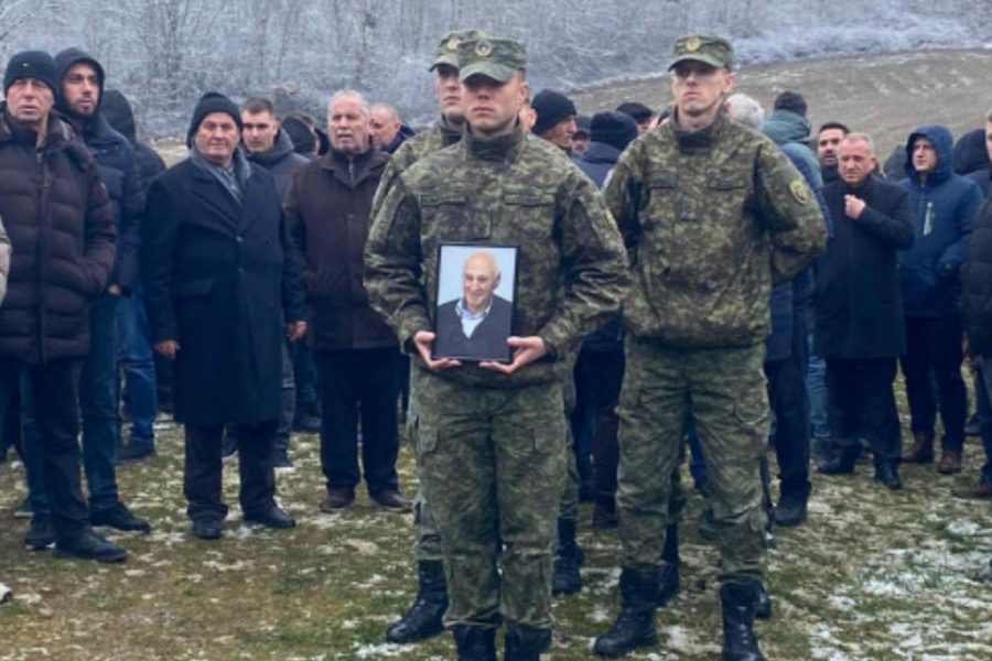 Haga nuk i dha leje për varrimin e babait, Veteranët e UÇK: Salih Mustafa duhet të ishte në Kosovë