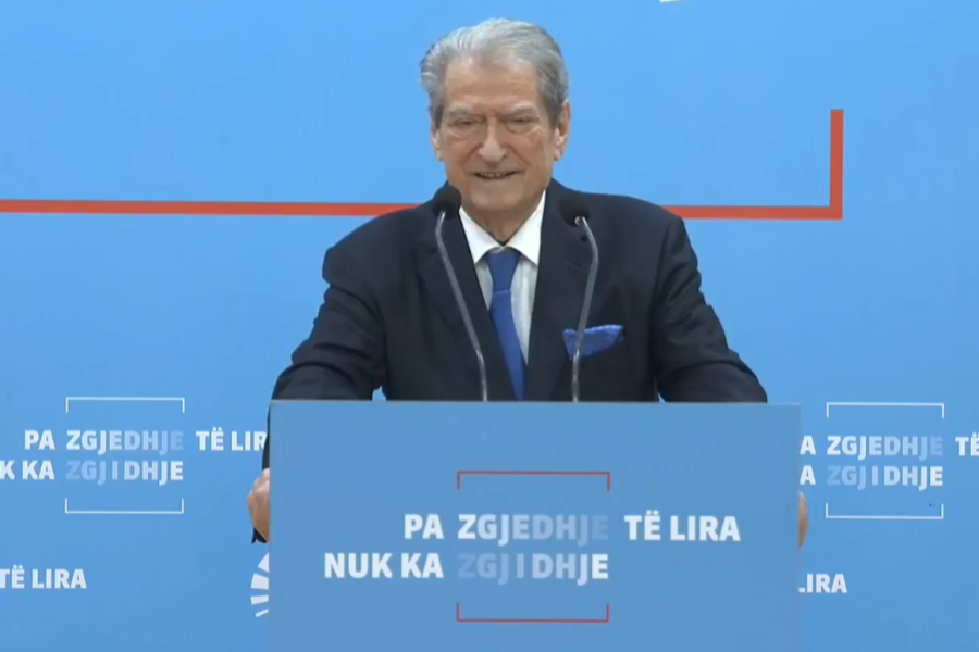 Dosja e AKSHI-t, Berisha: Të dhënat e sigurisë kombëtare dhe NATO-s përfunduan te bandat