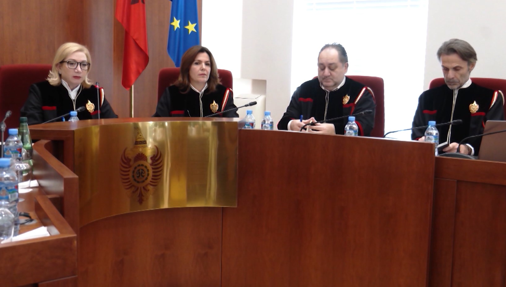 Pas dorëheqjes së gjyqtares Elsa Toska  Kuvendi hap garën për vakancën në GJK