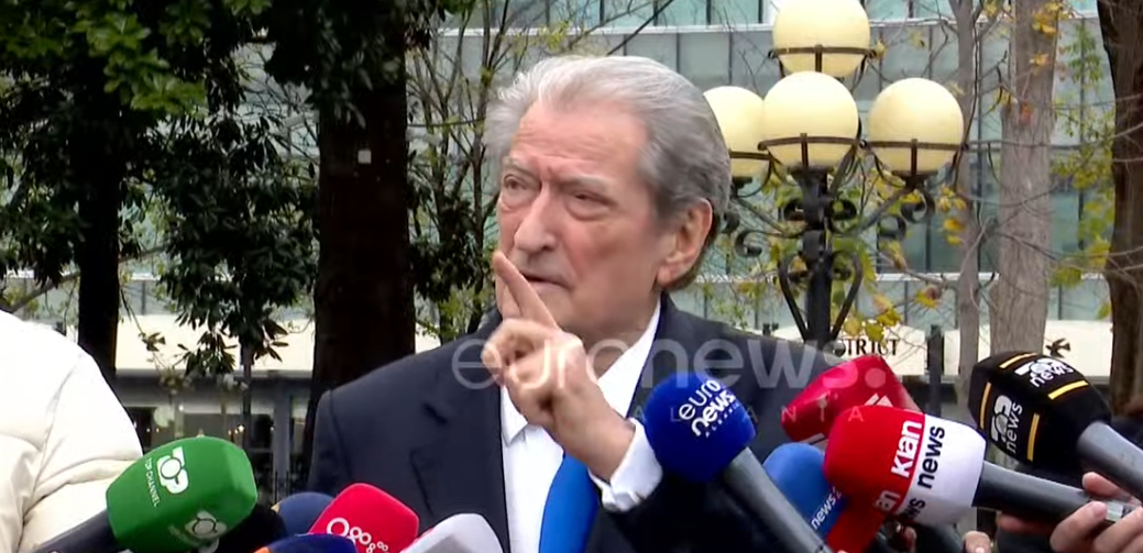 Berisha  Salianji ka axhendë personale  ta vazhdojë sa të ketë dëshirë