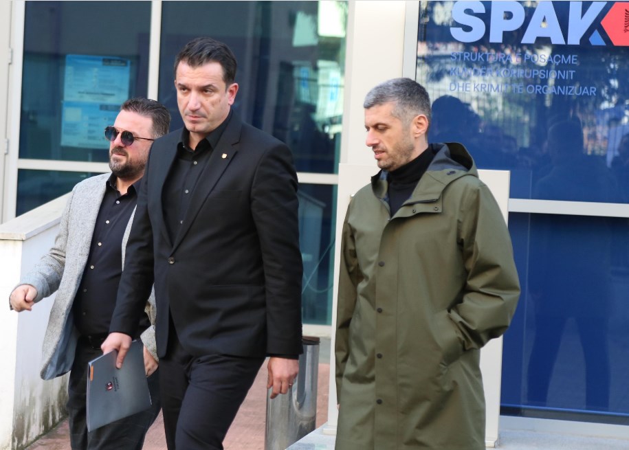 Erion Veliaj paraqitet në GJKKO, shtyhet seanca për kalimin e dosjes në gjykim