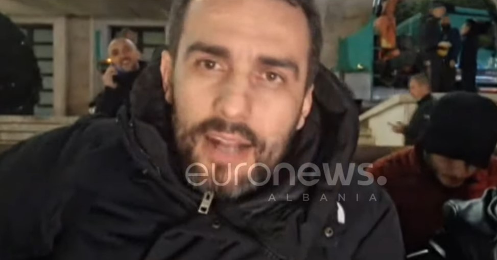 Adriatik Lapaj nga Kryeministria u bën thirrje qytetarëve  Na sillni batanije