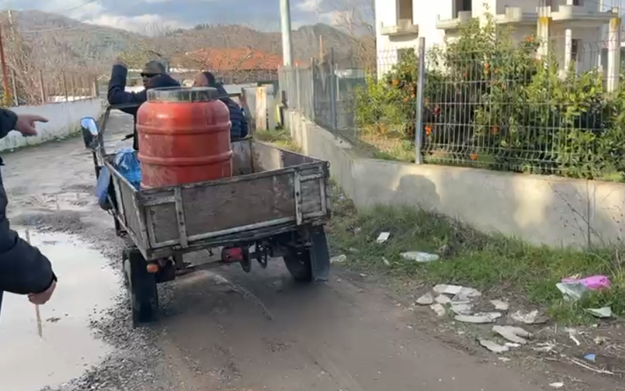 Cërrik, banorët e lagjes Fermë prej 6 ditësh pa ujë të pijshëm