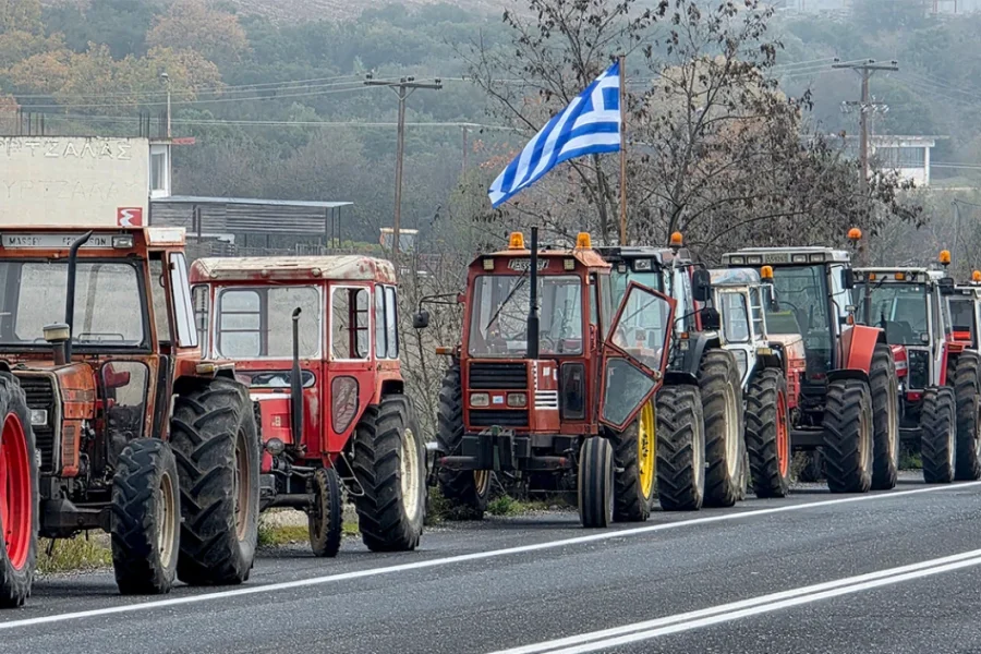 Fermerët grekë paralajmërojnë përshkallëzim të bllokadave, takim kombëtar më 4 janar