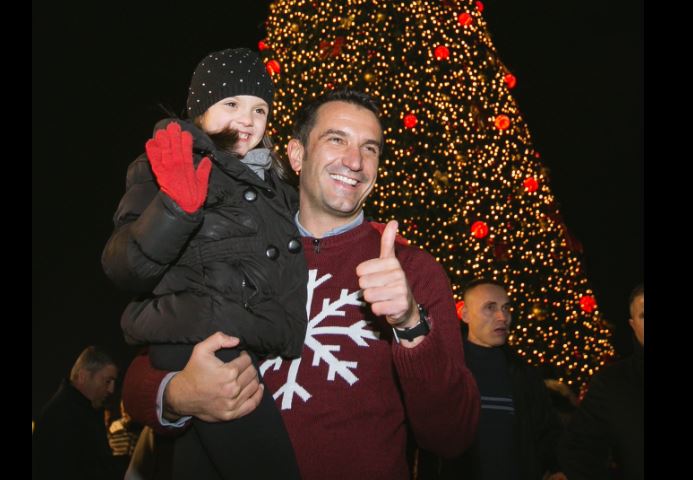 erion-veliaj-mesazh-per-krishtlindje-nga-qelia-shpresa-lind-ne-momentet-e-veshtira