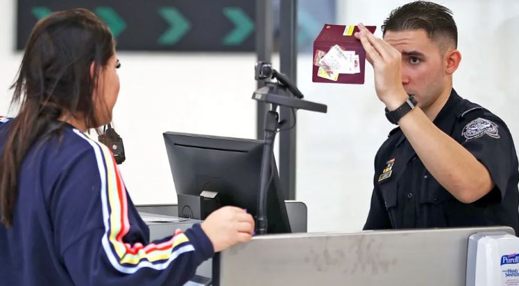 Kushte të reja për turistët, kontroll aktivitetit 5-vjeçar në Facebook