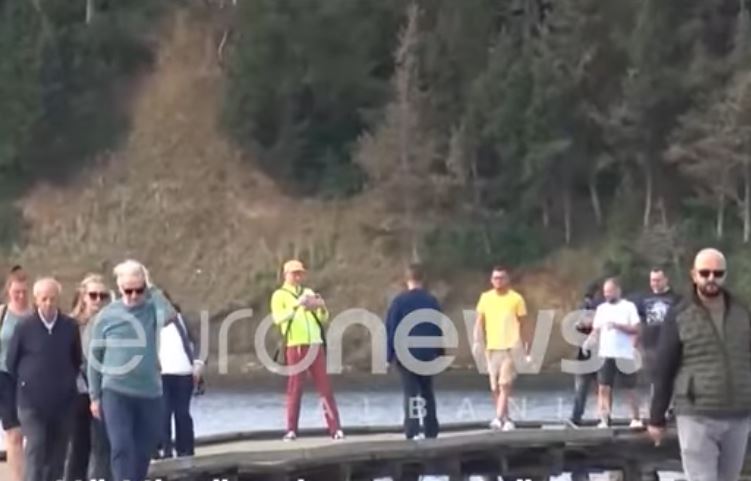 Turistët e huaj zgjedhin Vlorën edhe në dimër  Na pëlqen shumë qyteti