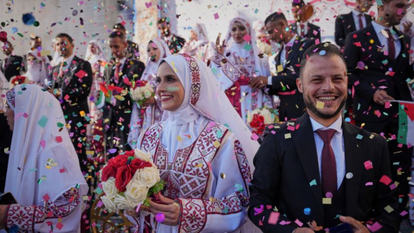 Ceremonia masive e martesës në Gaza, martohen 54 çifte