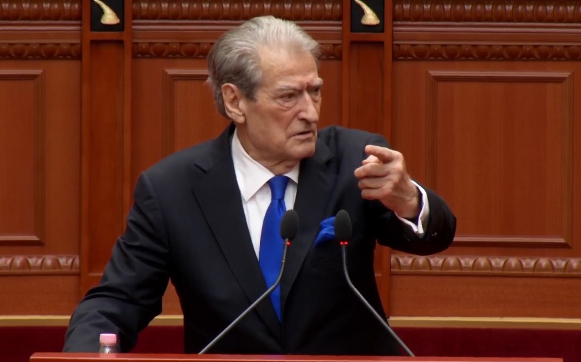 Berisha: Po shkelmoni vendimin e Ligjeve për të grabitur Avokatin e Popullit