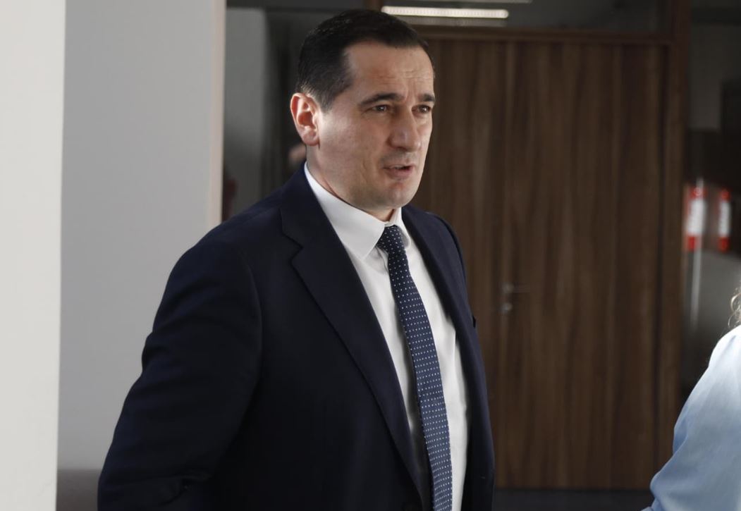 Arrestoi ish kolegun dhe hetoi Llallën  historitë e hetimit të Klodian Brahos