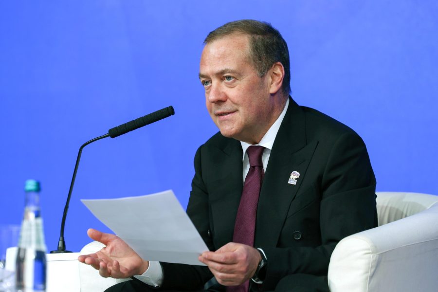 Medvedev: SHBA synon naftën e Venezuelës