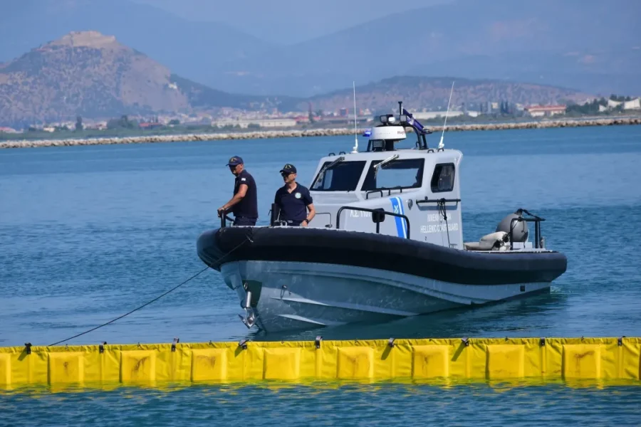 Transportonin sasi të mëdha droge nga Amerika Latine, në pranga 4 anëtarë të një bande në Greqi
