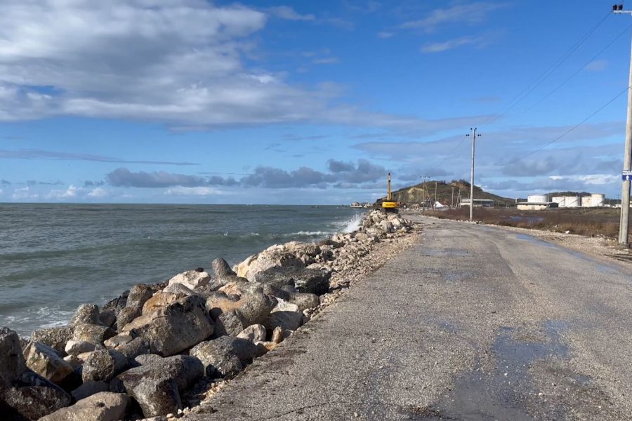 Erozioni detar kërcënon zhdukjen e plazhit të Porto Romanos në Durrës