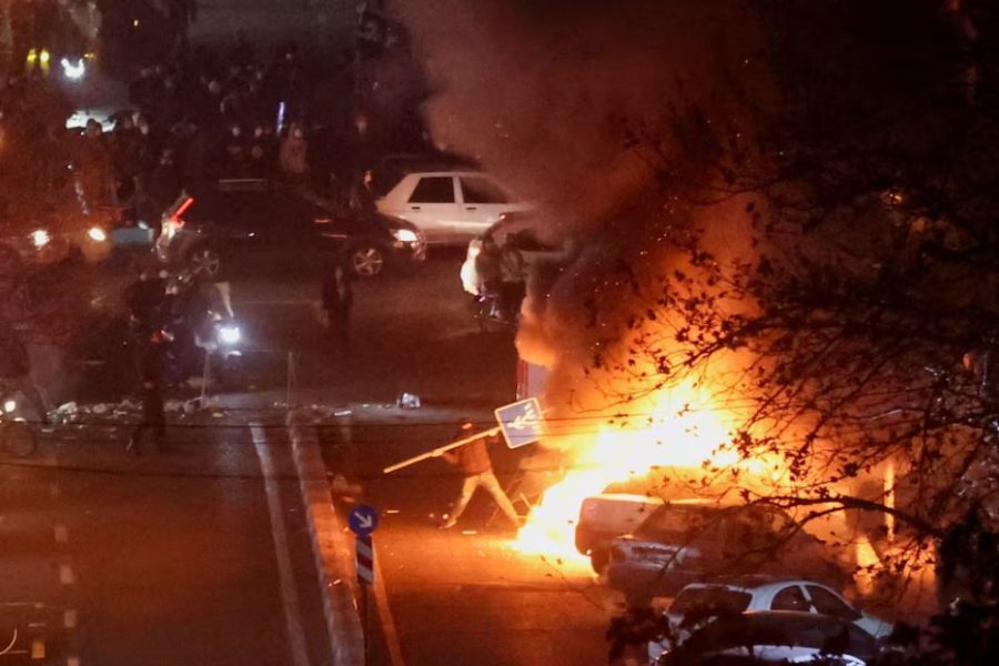 Zyrtari iranian: Rreth 2.000 të vrarë në protestat antiqeveritare