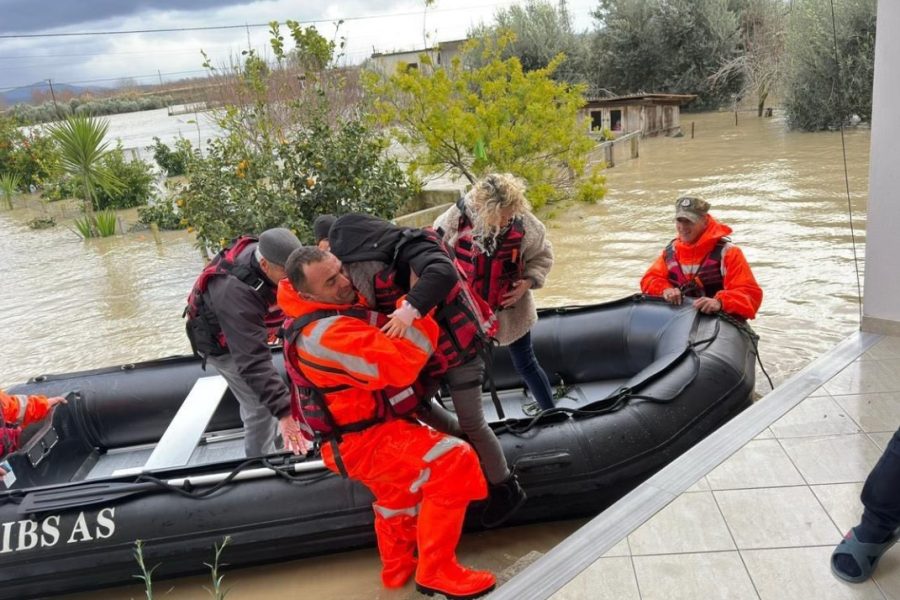 Mbi 155 efektivë në terren, dhjetëra mjete vinë në ndihmë të qytetarëve
