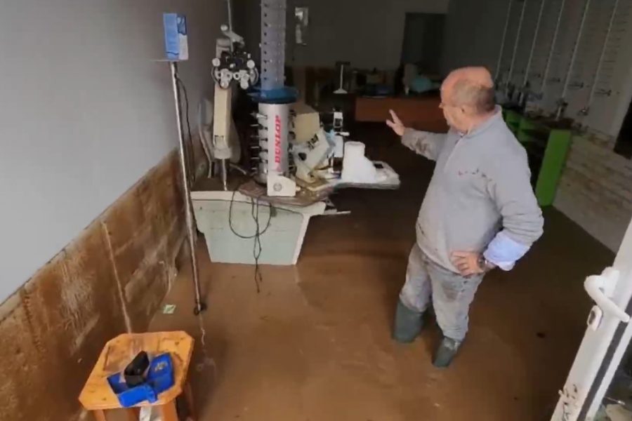 Dhjetëra dëmtime nga uji, qytetarët në Gjirokastër: Na u shkatërrua çdo gjë