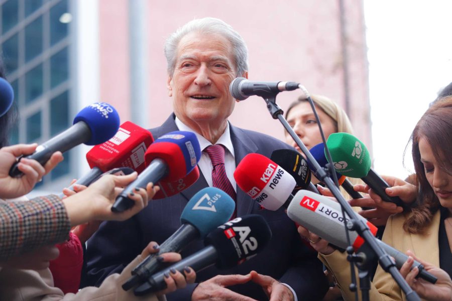 Berisha flet para SPAK: Operacioni ndaj call center-it në Tiranë u dekonspirua