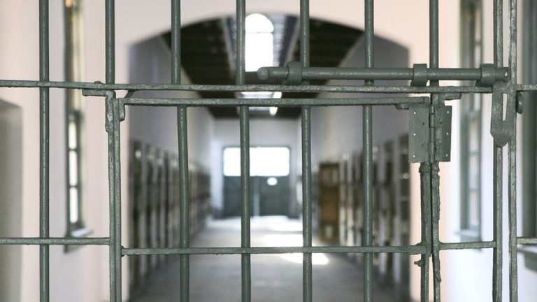 Amnistia penale, rreth 60 të burgosur do të fitojnë lirinë në burgun e Drenovës