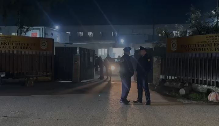 Disa të burgosur zhvendosen nga paraburgimi i Durrësit në IEVP e Fierit