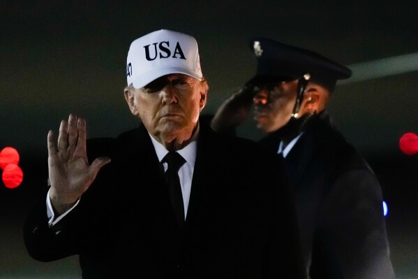 Trump shpall tarifa të reja për vendet që tregtojnë me Iranin