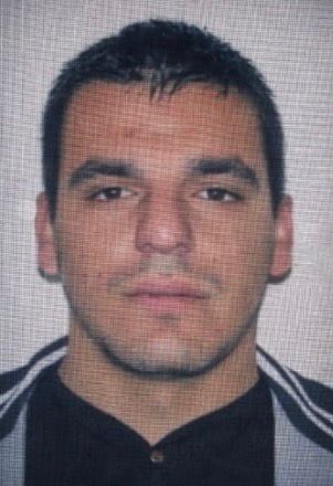 FOTO  U ekstradua nga Zvicra  ky është i riu që dyshohet se po planifikonte të vriste vëllezërit Bami