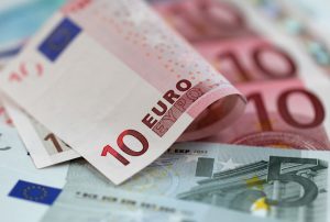 Këmbimi valutor 19 qershor, me sa blihen dhe shiten monedhat e huaja