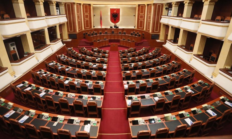 E hëna e sesionit të ri parlamentar, çfarë pritet sot në Kuvendin e Shqipërisë?