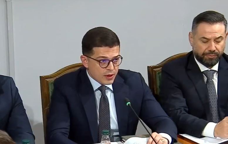 Vengu në Komisionin e Jashtëm: Në 2026 nisin prodhimet e para të municioneve “Made in Albania”