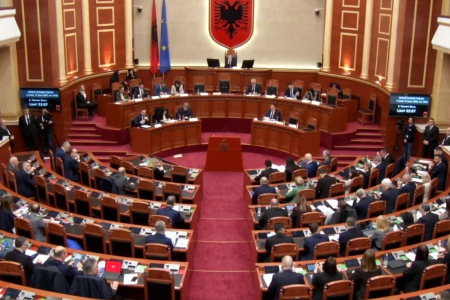 Boçi në Parlament: 19 pr. ligje në një seancë çmenduri, Balla: Të heqim 4 nga rendi i ditës