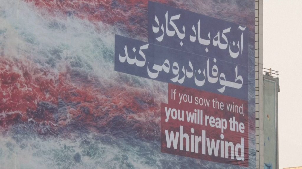 FOTO  Murali në Teheran paralajmëron SHBA që të mos nisë sulm ushtarak në Iran