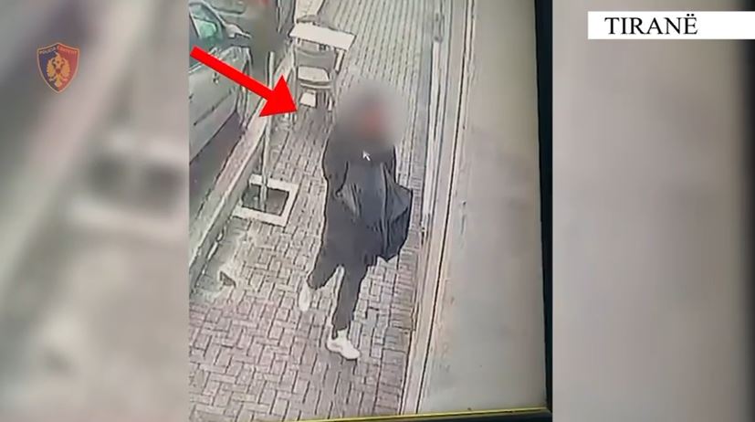 EMRAT| Fotografonin bravat e dyerve të banesave dhe më pas i vidhnin, 3 të arrestuar në Tiranë