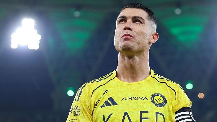 Cristiano Ronaldo blen 25% të aksioneve të klubit spanjoll