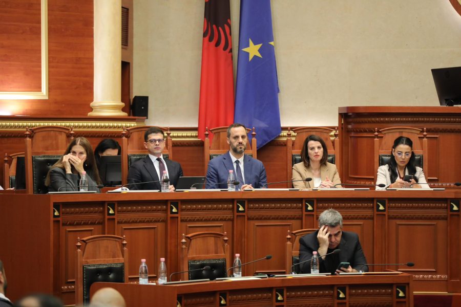 Sot seanca plenare, interpelancë me Ministren e Arsimit për sigurinë në shkolla, projektligjet që do të shqyrtohen