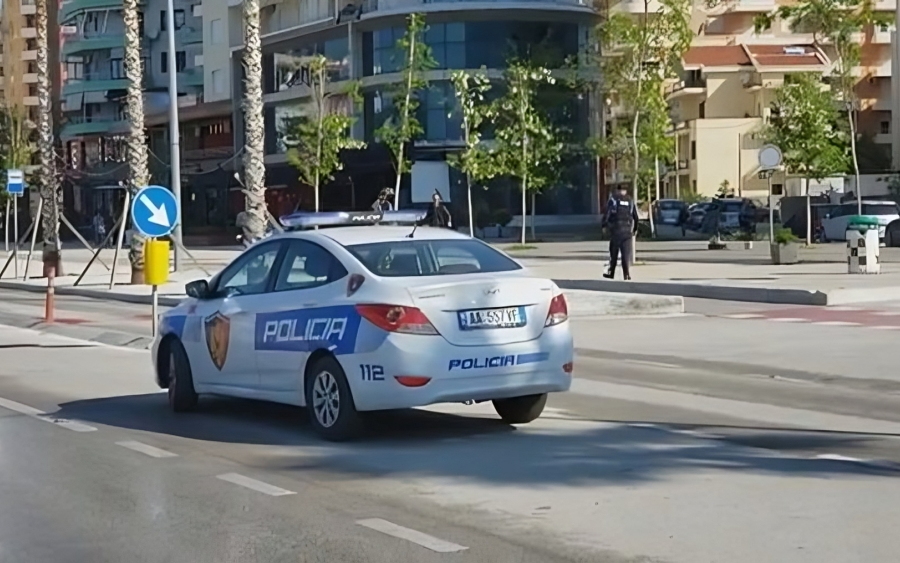 Shiste drogë në Dhërmi, kapet 22-vjeçari me doza kokaine dhe me pistoletë sportive