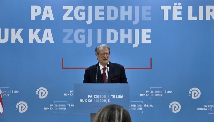 Policia nuk mori përsipër tubimin e opozitës, Berisha: Akt provokimi, ne nuk kemi banditë 