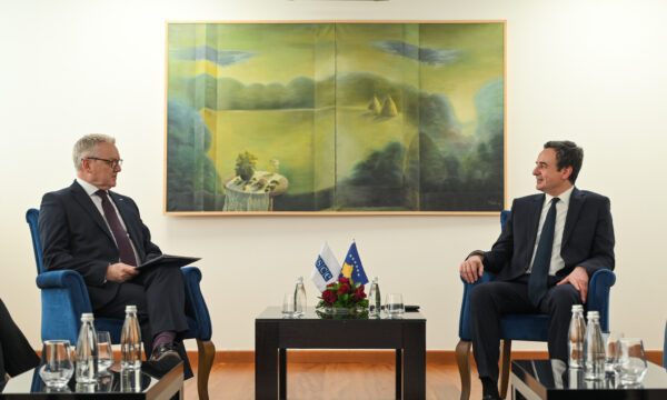 Kurti takim me shefin e OSBE-së në Kosovë, diskutime për zhvillimet politike dhe institucionale