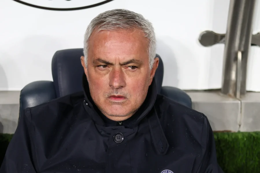 Mourinho ndoqi ndeshjen Real Madrid – Benfica nga autobusi i ekipit