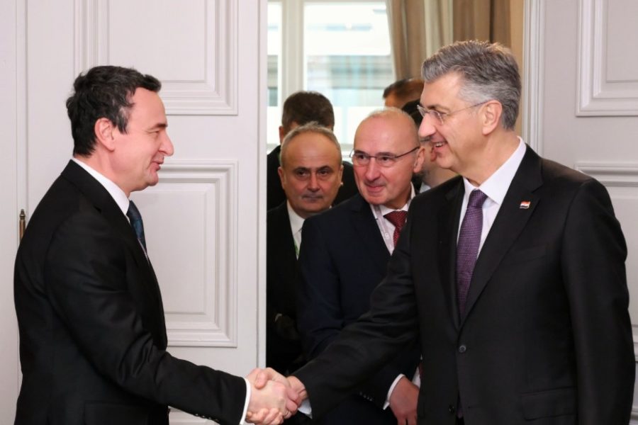 Kryeministri kroat uron Kurtin për formimin e qeverisë së re, premton mbështetje në rrugën e saj evropiane