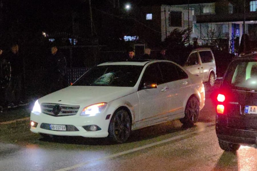Aksident i rëndë në Pogradec, këmbësorja dërgohet me urgjencë në spital