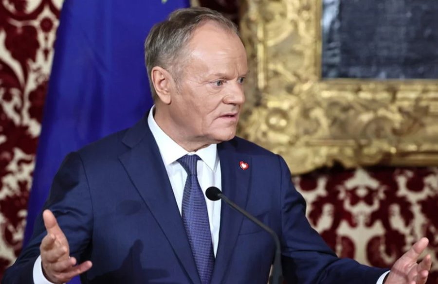 Tusk thirrje qytetarëve polakë: Largohuni menjëherë nga Irani, konflikti është shumë afër