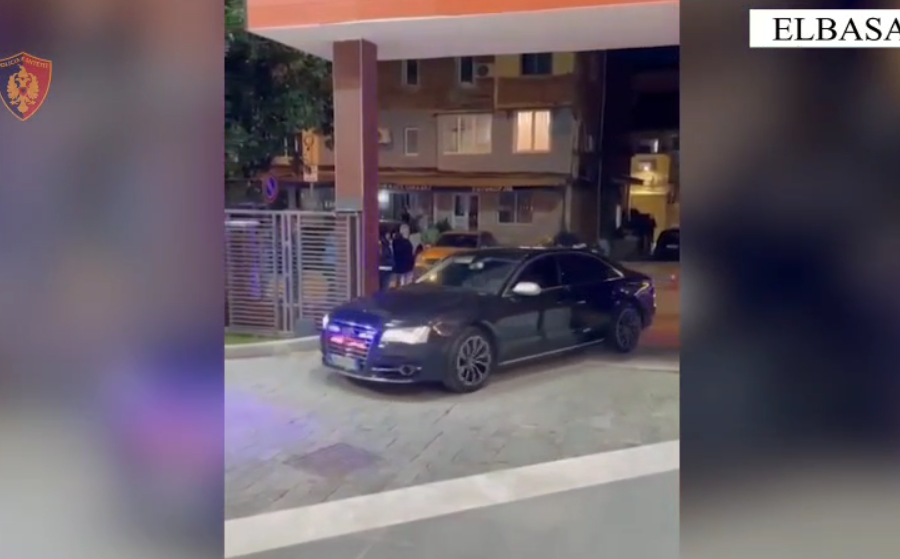 Me “Audi” me fenelina policie për të shmangur kontrollet, kapet me armë pa leje 32-vjeçari nga Peqini