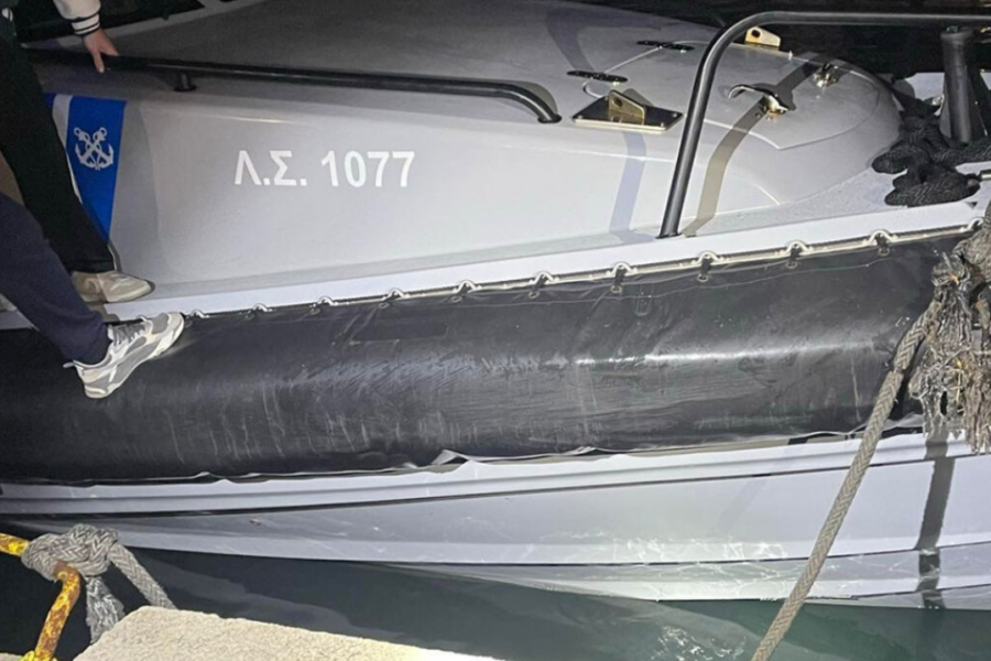 Motoskafi me emigrantë përplaset me anijen e Rojës Bregdetare greke, humbin jetën 15 persona