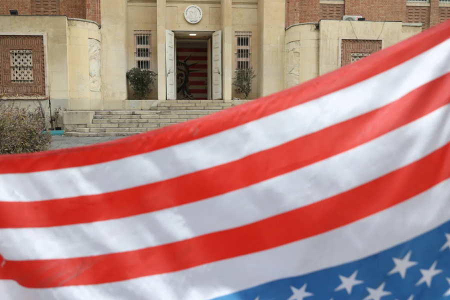 Ambasada e SHBA-së u bën thirrje qytetarëve amerikanë të largohen nga Irani