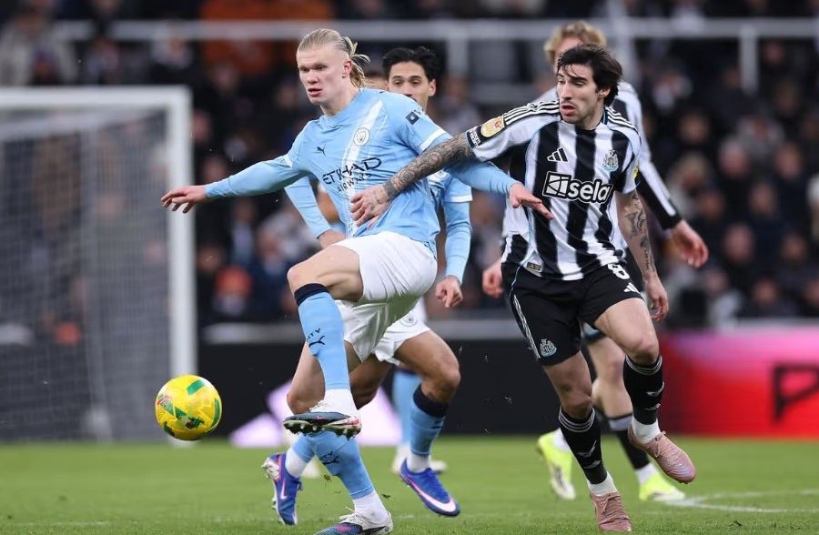 Man United në garë Juventus dhe Man City për yllin italian