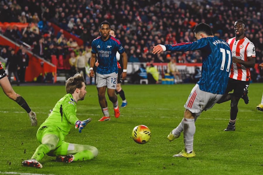 Arsenal barazon më Brentford dhe e sheh veten 4 pikë para Man City
