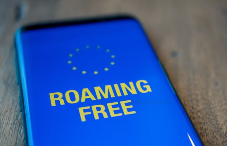 KE propozon heqjen e roaming-ut për vendet e Ballkanit Perëndimor